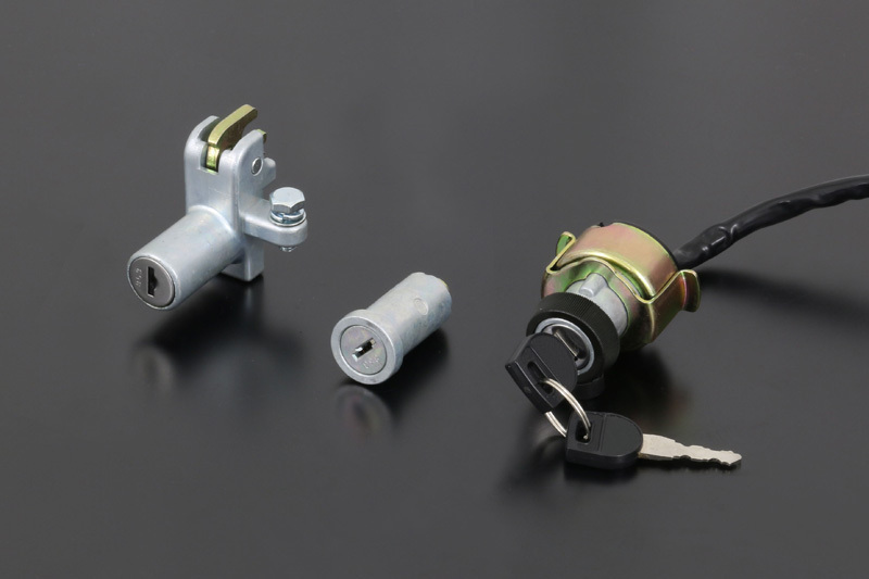 N81-4025 Z750A4/A5,KZ900 メインスイッチ&ロックセット拍卖