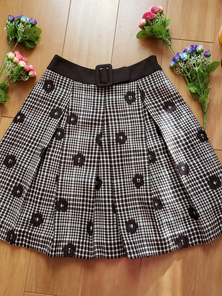 美品☆エムズグレイシー☆チェック 花柄 スカート☆36拍卖