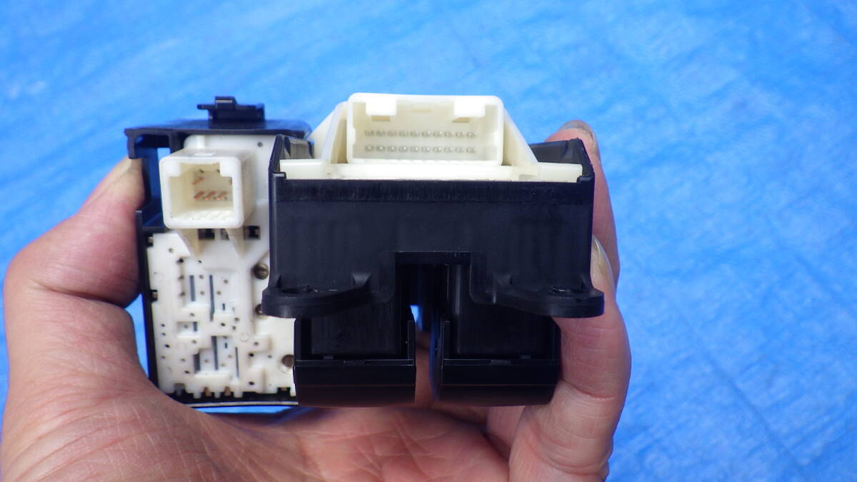 20系 ヴェルファイア ANH20W ANH25W GGH20W GGH25W 純正 パワーウインドウスイッチ 一台車分 動作品 送料600円 Z3拍卖