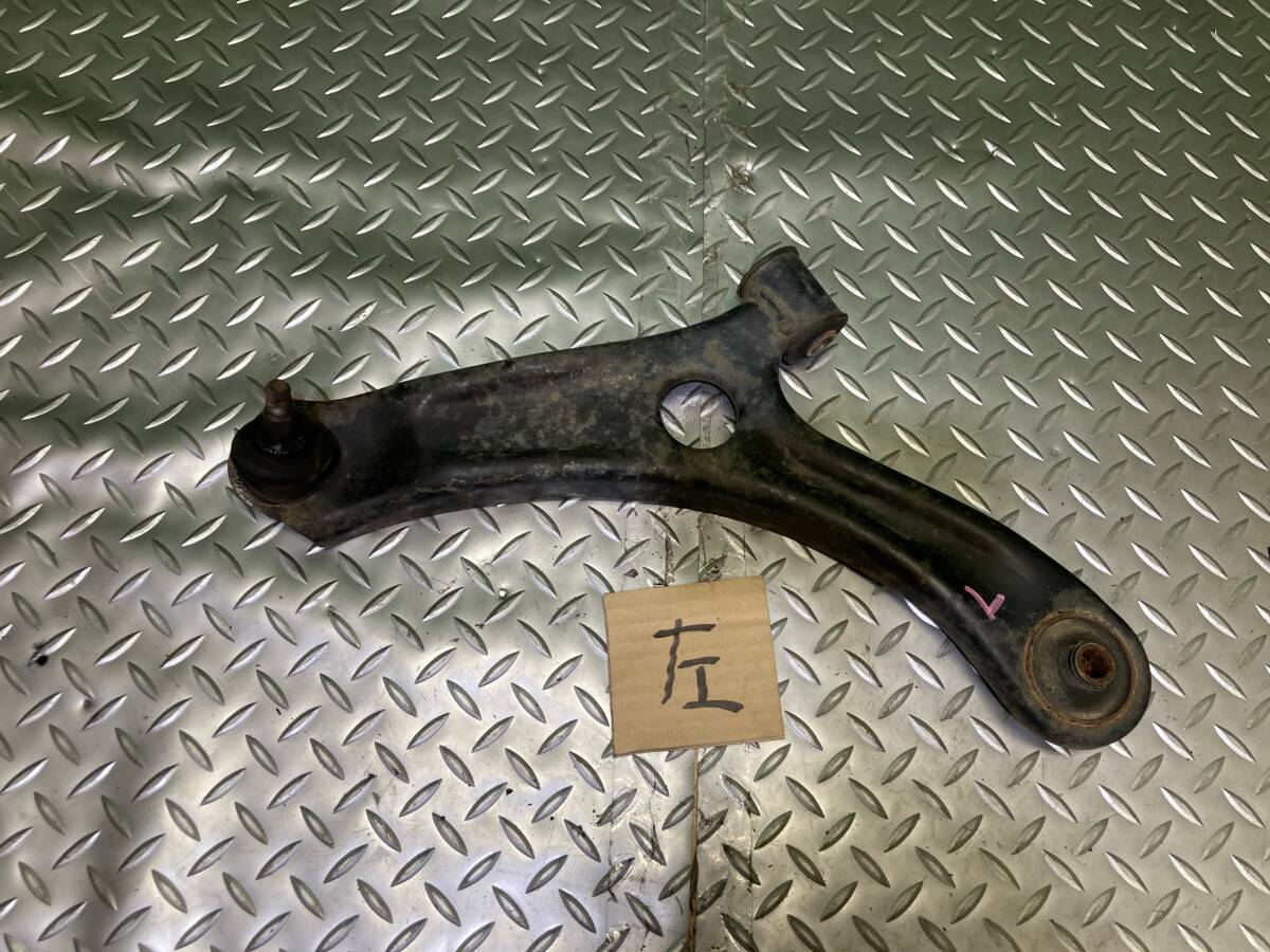 ◎スズキ ワゴンR◎DBA-MH23S 左 助手席側 フロント ロアアーム<ジョイントガタ・変形なし>管24491拍卖