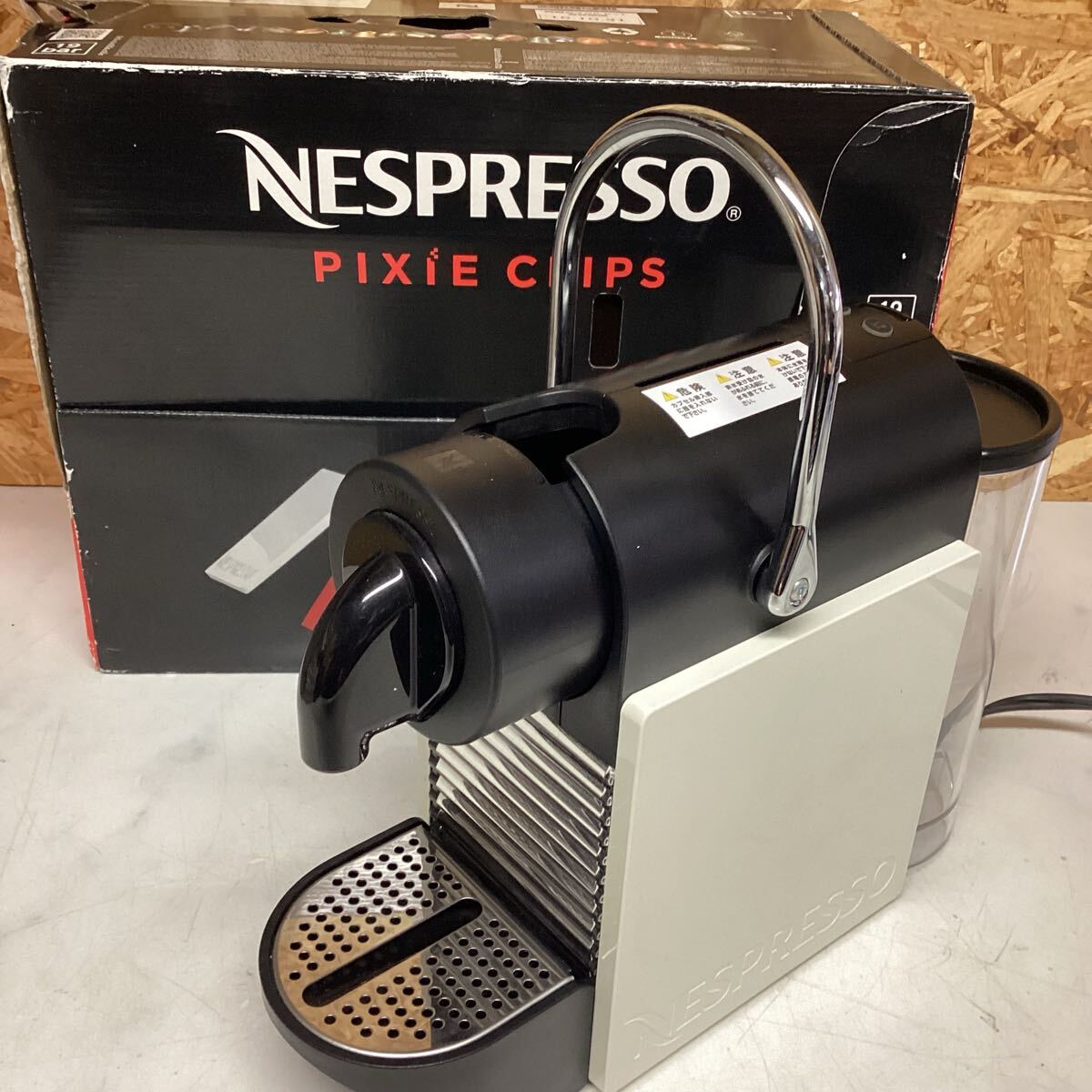 ネスレ ネスプレッソ コーヒーメーカー ピクシークリップ D60-WR-W(J74)拍卖