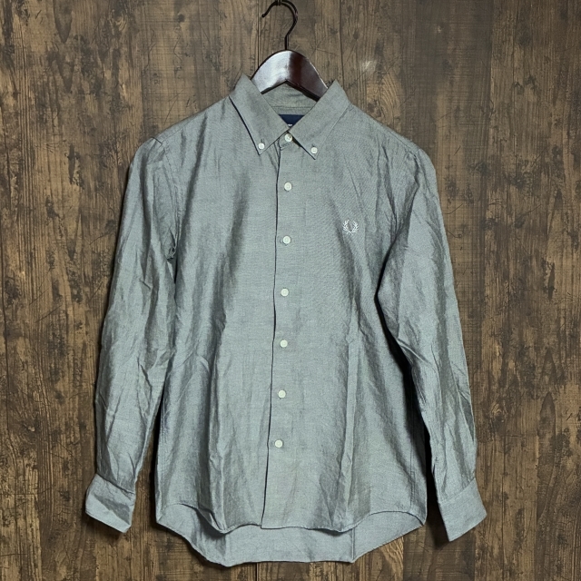 A372◇FRED PERRY | フレッドペリー ボタンダウンシャツ グレー メンズ Sサイズ 中古品拍卖