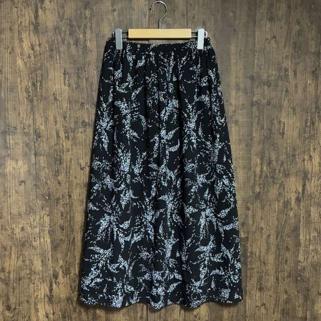A363◇URBAN RESEARCH DOORS | アーバンリサーチドアーズ 花柄ロングスカート ブラック×ホワイト レディース Oneサイズ 中古品拍卖