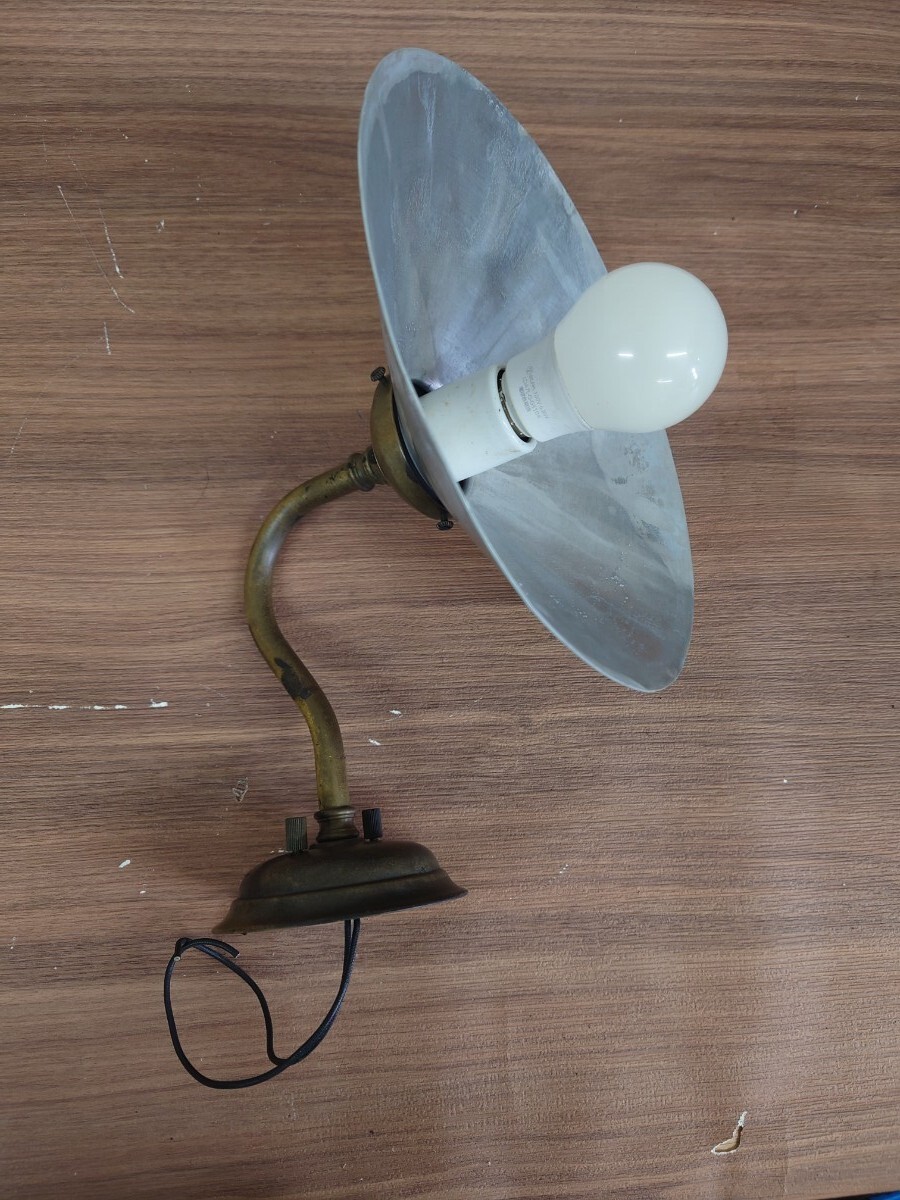 【安っ】 昭和レトロ レトロな外灯 アンティーク 照明 電傘 真鍮 外灯 レトロ 03拍卖