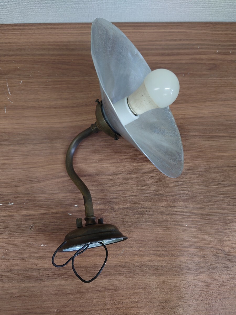 【安っ】 昭和レトロ レトロな外灯 アンティーク 照明 電傘 真鍮 外灯 レトロ 07拍卖