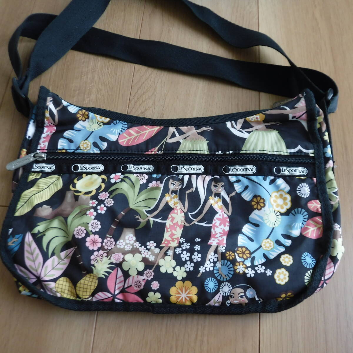 税不要特価!LESPORTSAC レスポートサック ハワイ限定 ワヒネフラ ショルダーバッグ♪クラシックホーボー⑮拍卖