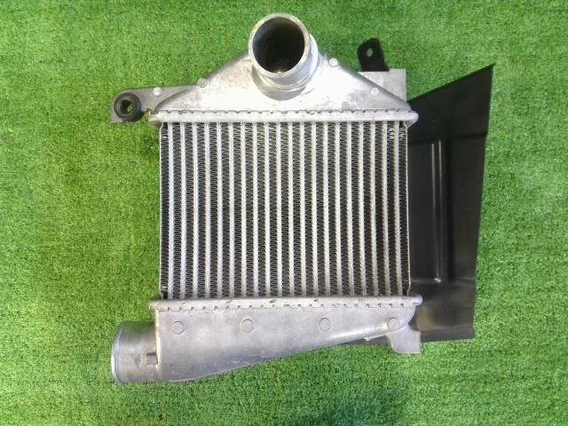 NV350キャラバン LDF-VW2E26 インタークーラー拍卖