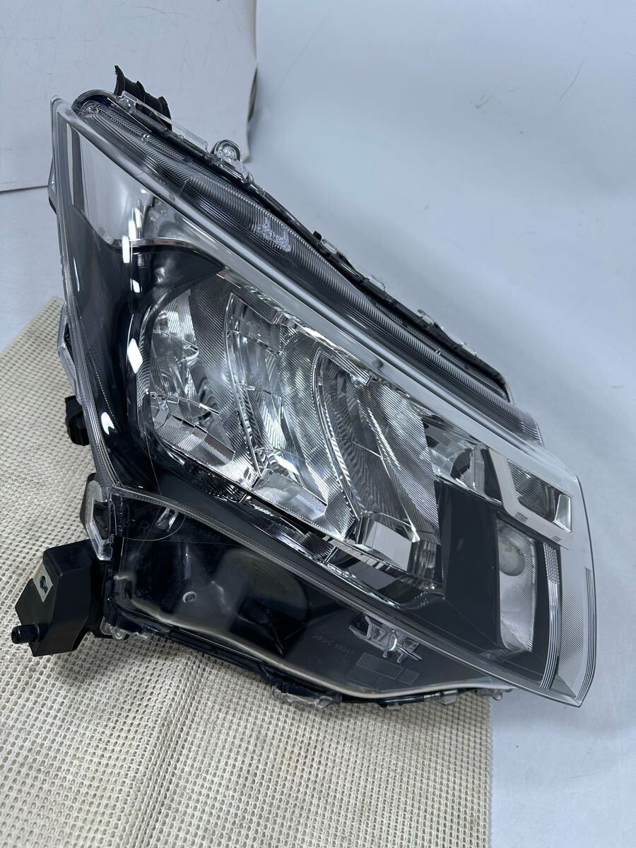 M45-4-1 ルーミー 後期 M900A M910A 右 W6249 LED ヘッドライト 拍卖