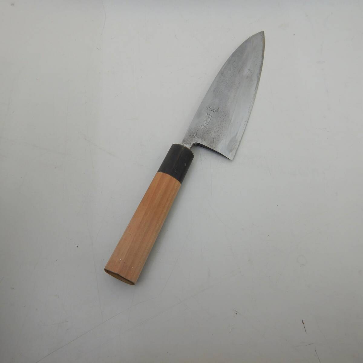 【中古】 A06782 出刃包丁 銘 横浜調理師 刃渡り:180mm 全長:310mm 【調理用】【厨房用】拍卖