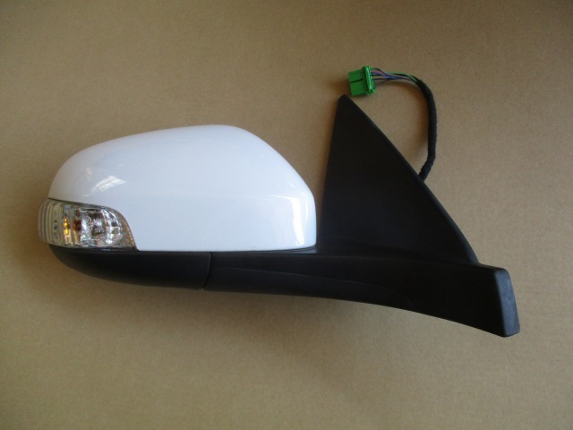 ☆★ボルボ C30 右ドアミラー★☆拍卖