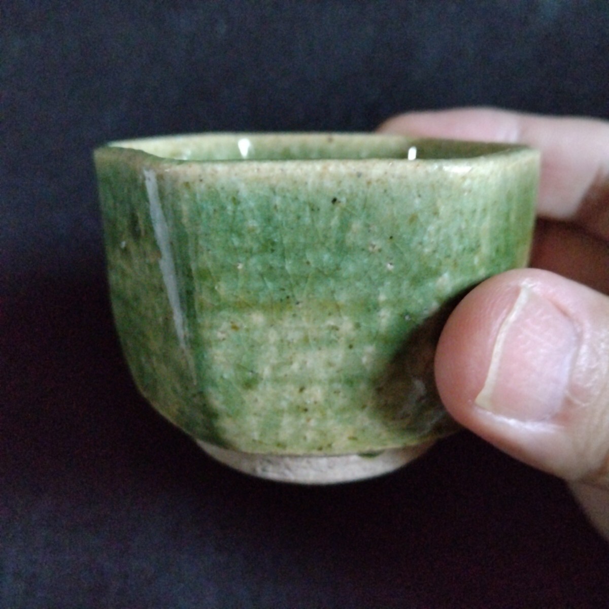 青織部 六角 小向付?ぐい呑み?珍味入れ?★高台に欠け?窯傷?★釉剥げ・フリモノ★薄造り★織部焼/美濃焼/食器/酒器拍卖