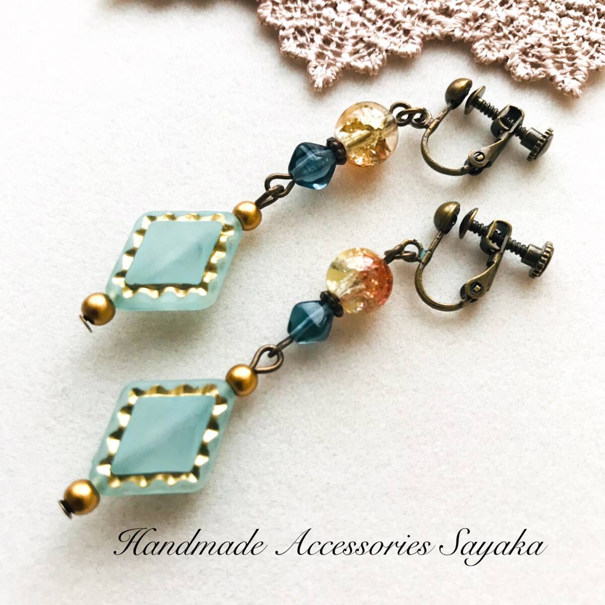 新品即決◆アンティーク調 ハンドメイドイヤリング アクリルビーズ チェコガラス ブルー 青 水色 キラキラ クラックガラス 金古美拍卖