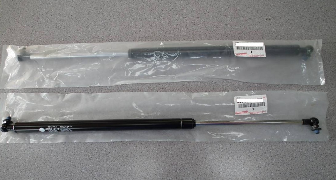 ★左右セット★トヨタ 純正部品 新品 未使用 AE86 レビン トレノ リアゲート ダンパー バックドアステー TOYOTA COROLLA LEVIN TRUENO★拍卖