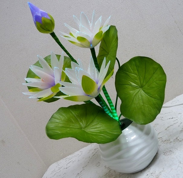 (☆BM)ルミナス 紫睡蓮 白壺①盆提灯 森敬 #21019010 LED 盆飾り 花 高さ55㎝ 仏具 法事 照明 仏壇 ライト 拍卖