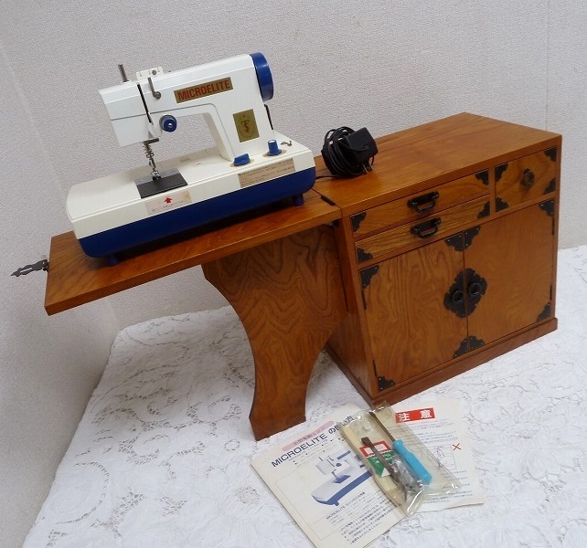 (☆BM)MICRO ELITE 埼玉ミシン マイクロエリート 小型電動ミシン コンパクト レトロ 木製 収納ケース付き 作業台 折り畳み式 裁縫箱拍卖