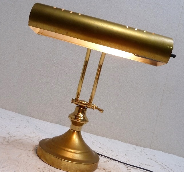 (☆BM)アンティーク レトロ ゴールド デスクライト ヴィンテージ調 テーブルスタンド 照明 ランプ 金属製 昭和 拍卖