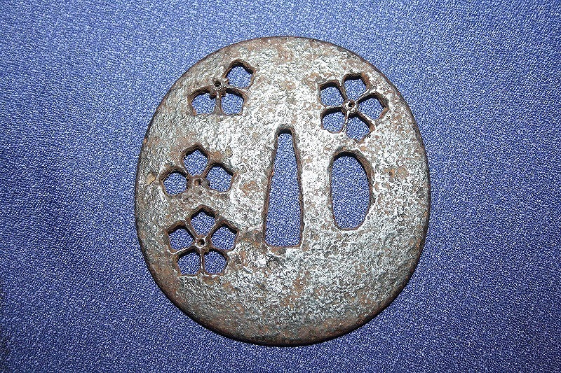 時代物本歌! 桜花透かし鉄鍔! 風雅!拍卖