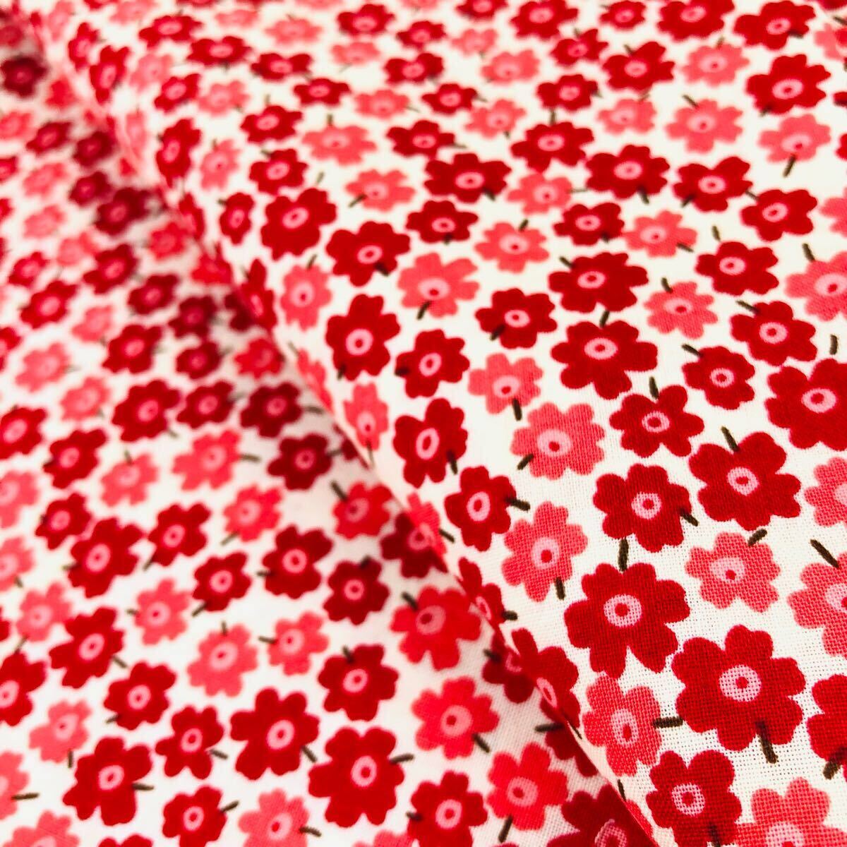 日本製 1m コットン スケアー 北欧風 小花柄 レッド系 ラストです スケア拍卖