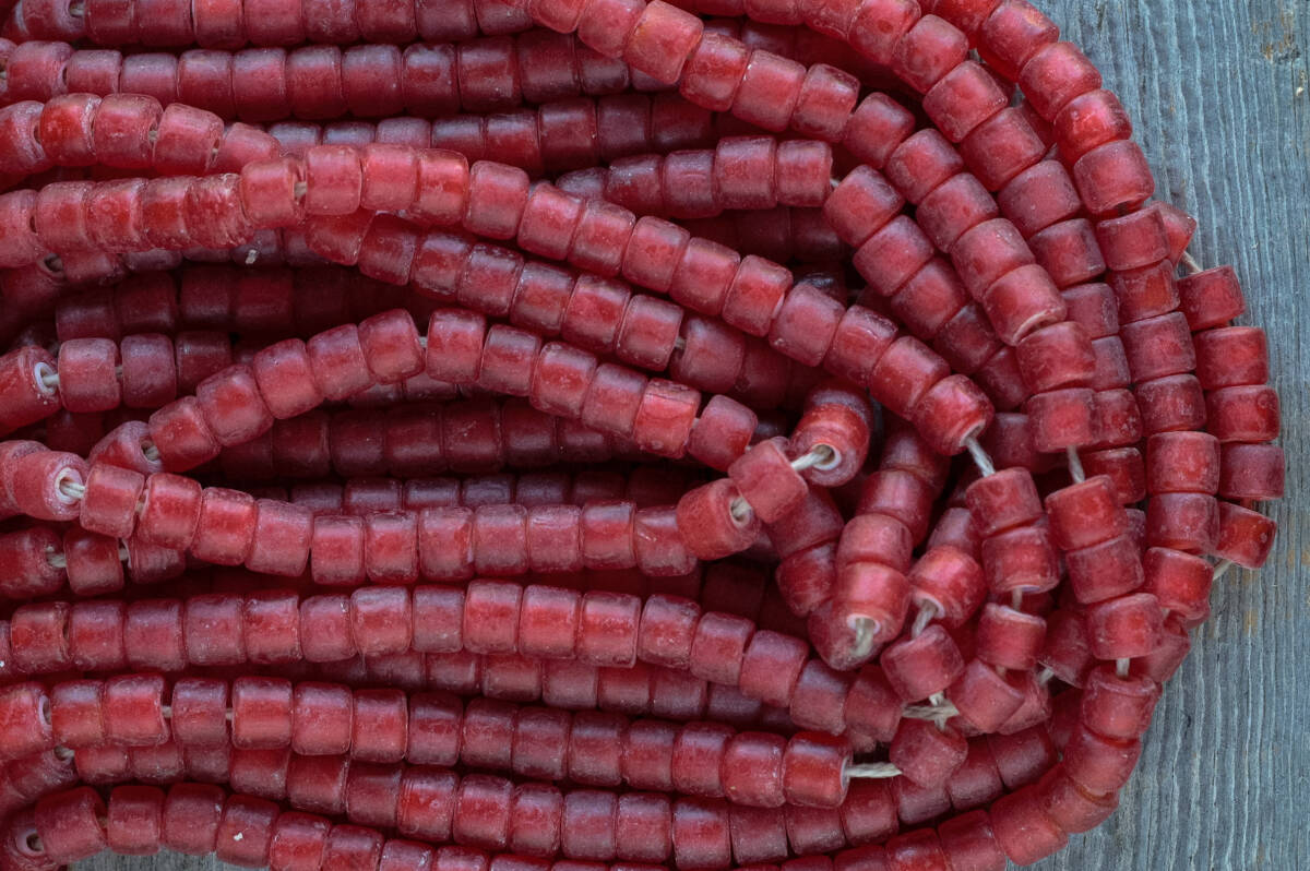 *white hearts beads拍卖