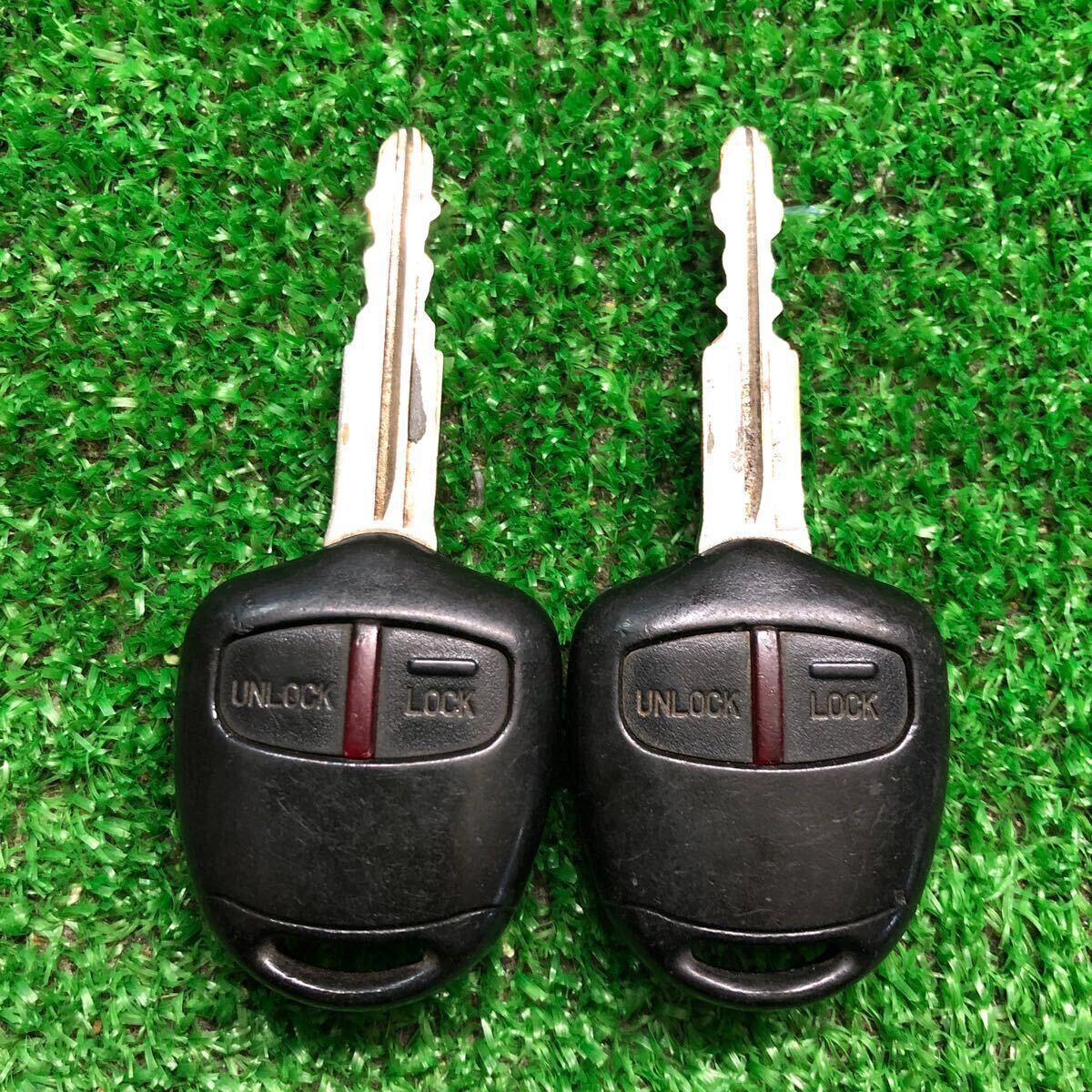 三菱 純正 キーレス リモコン 鍵  2ボタン 刻印B 動作確認済 クリック感有 赤ランプ 2点セット トッポ ekワゴン等 AO700拍卖