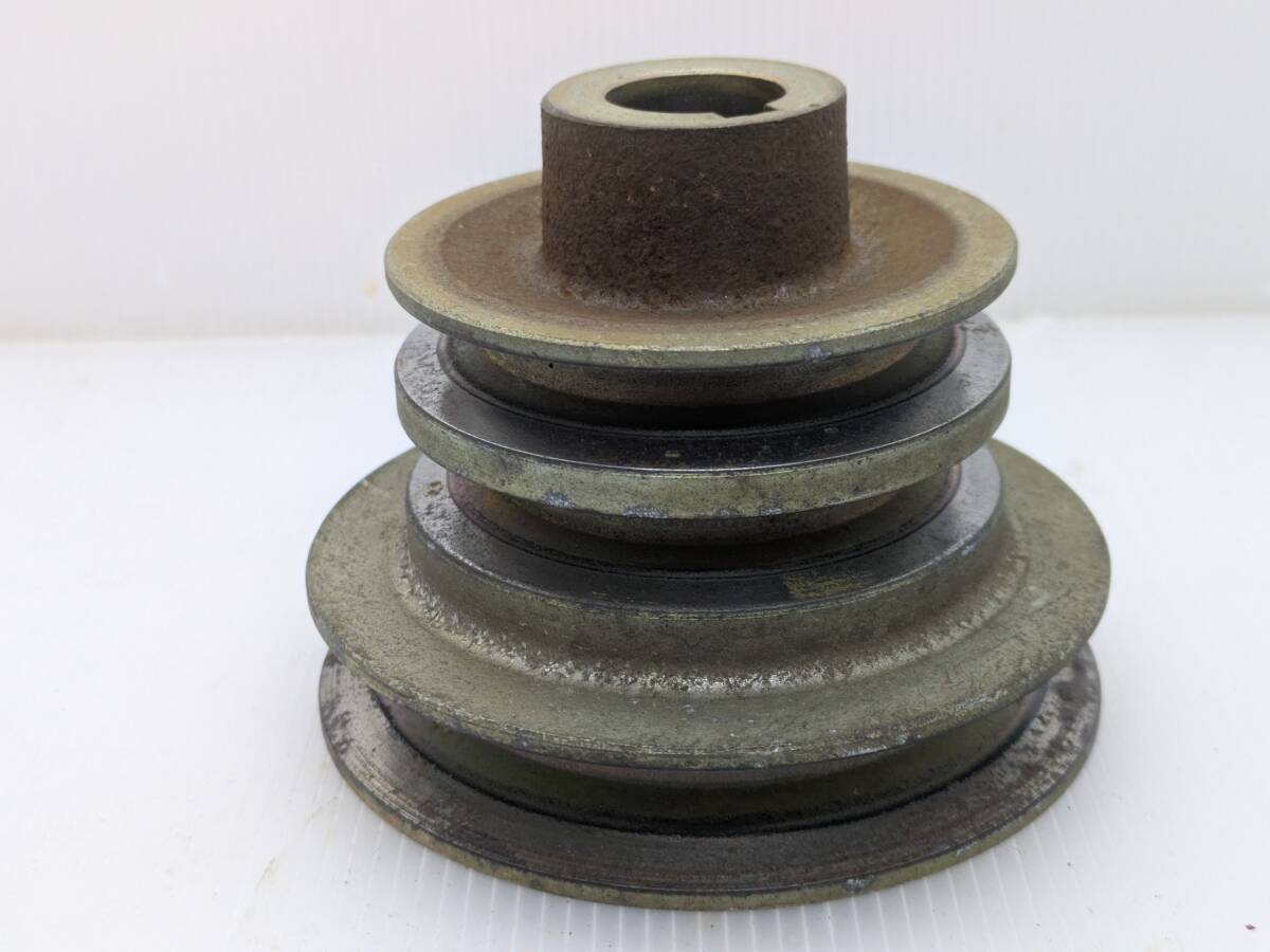 No.638●3連プーリー●A/Bベルト●軸径Φ22mm●鍵幅7mm●外径Φ78/106.5mm●全体厚み84mm●発動機用●エンジン用●パーツ●部品拍卖