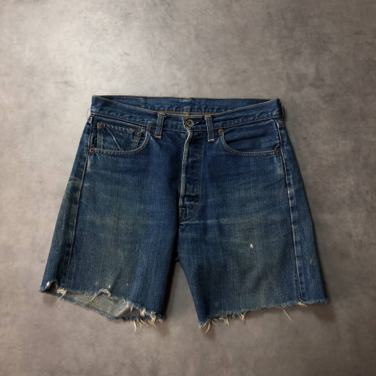 GQ2729◇Levi's : 60's USA製 501 カットオフデニムショーツ◇ビッグE 赤耳 ポケット裏シングルステッチ 拍卖