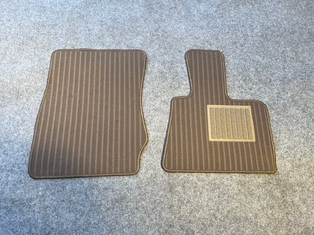 ☆BMW X3 【E83】2.5i/3.0i/2.5si/3.0si【F25】2.0i/2.8i ☆選べるカラー4色☆ フロントマット 新品 AB-b拍卖