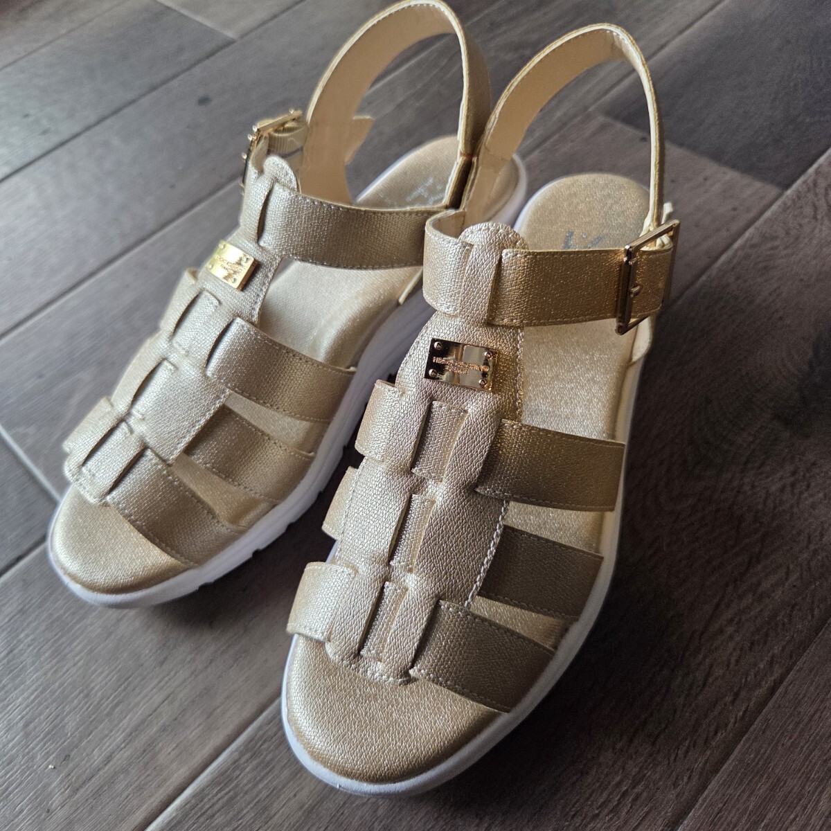 未使用 HIROKO KOSHINO ヒロココシノ★FEMME サンダル ウェッジソール ベージュ マドラス Sサイズ拍卖