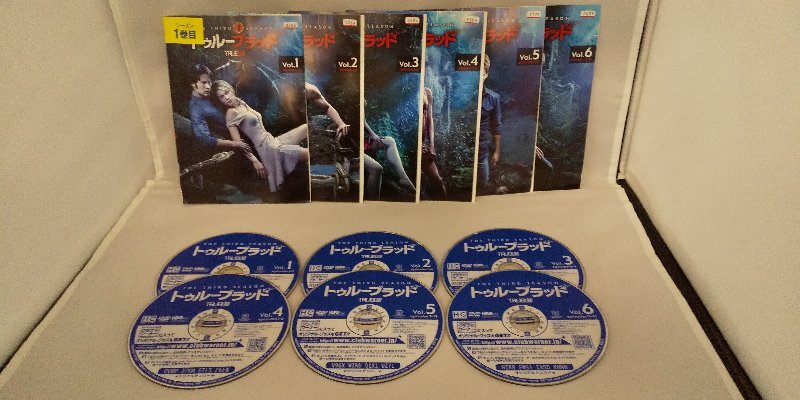 090-3242 送料無料 トゥルーブラッド サード・シーズン 全6巻 ジャケットとディスクのみ レンタル版拍卖