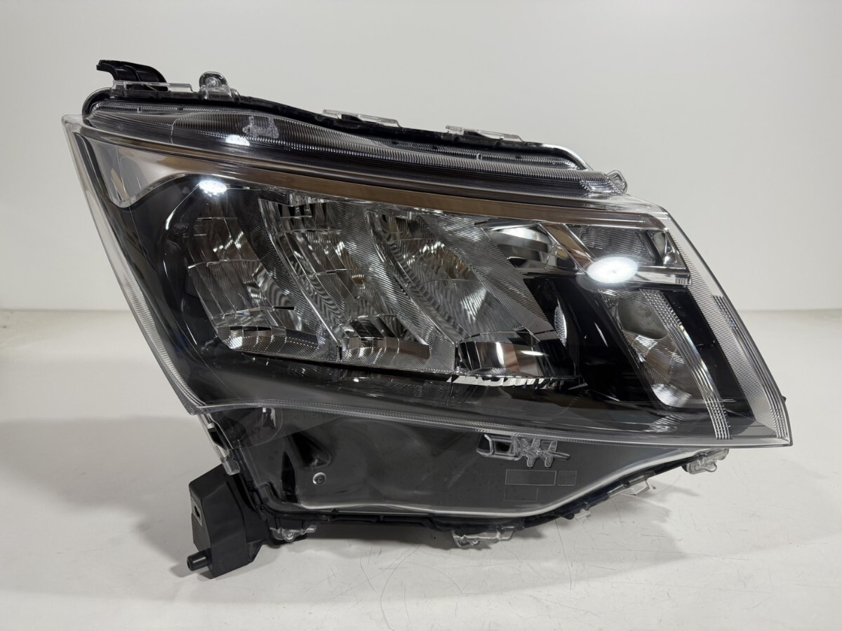 トヨタ純正 M900A/M910A ルーミー 後期 LED ヘッドライト 右側 STANLEY W6249 刻印N4 棚番L-1452拍卖