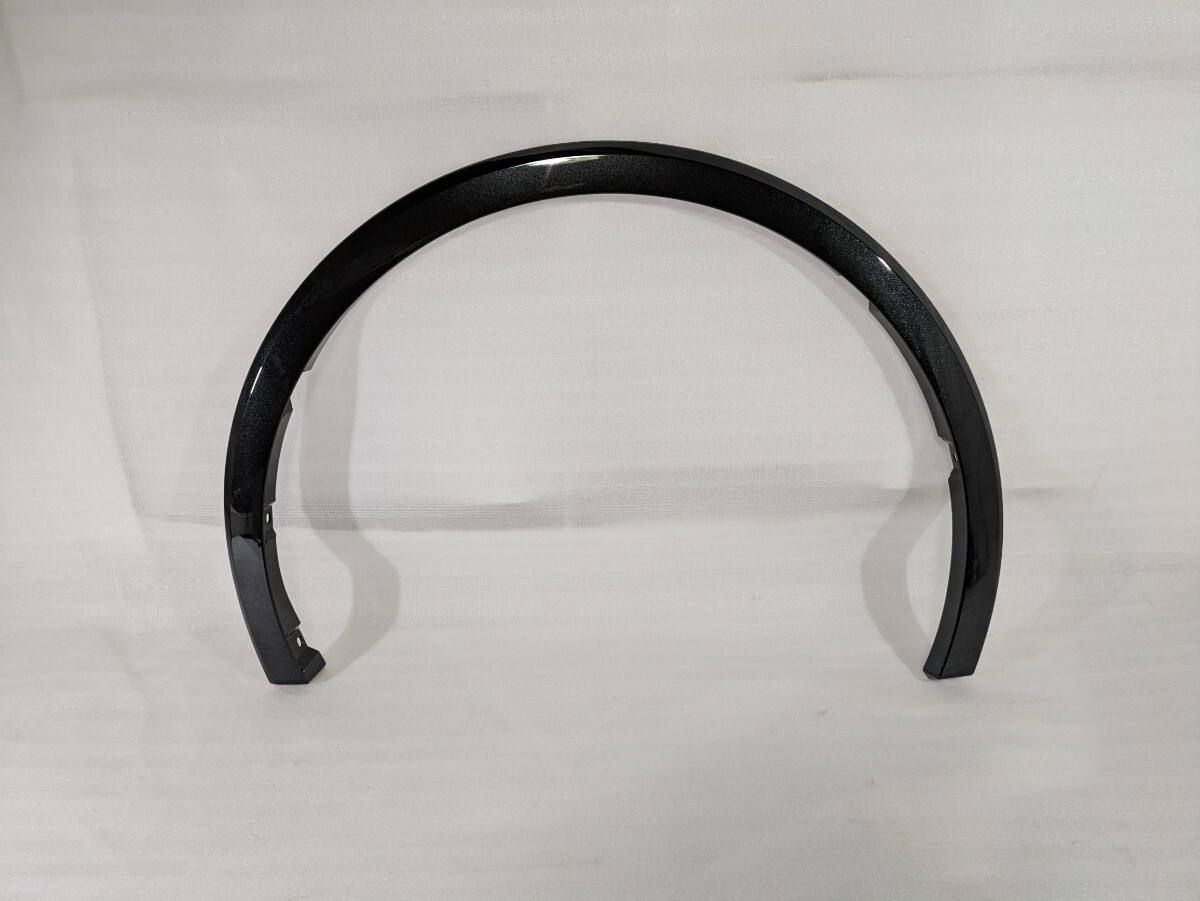 未使用品 トヨタ 純正 ZVW60 ZVW65 MXWH60 MXWH65 60系 プリウス フロント フェンダー アーチモール 右側 75601-47020 棚番GH-1084拍卖