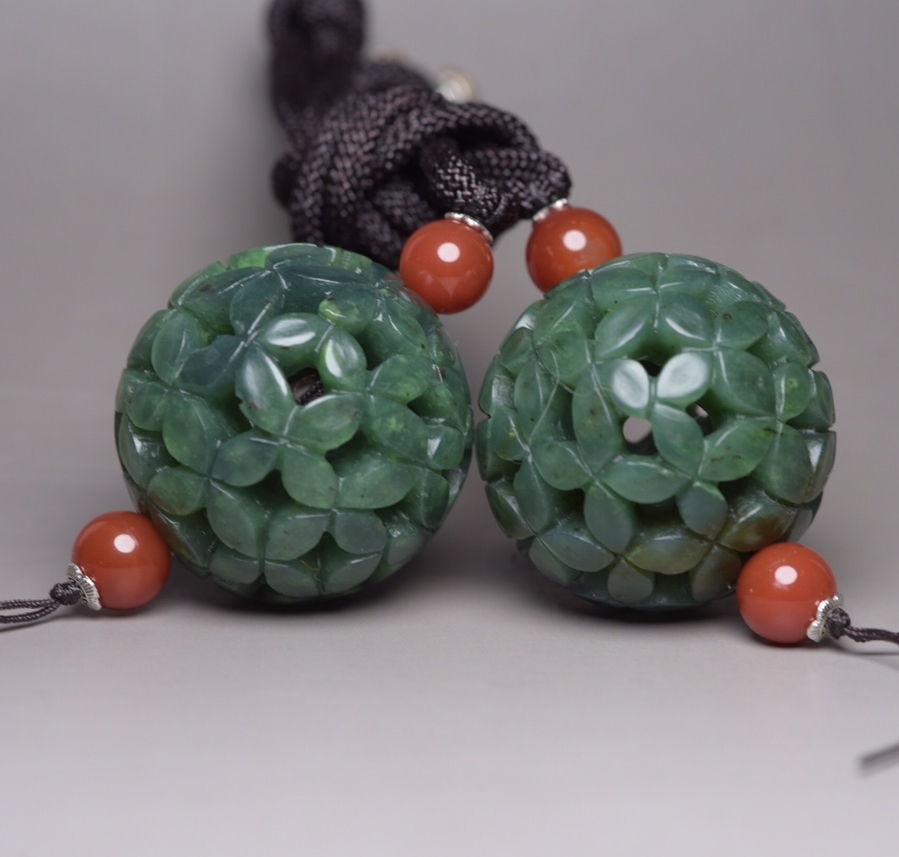 唐物 清 玉彫 和田玉 鏤空珠 玉質温潤細膩 沁色自然 包漿一流 極細工 古美術品 時代物 中国古玩 骨董品 D66拍卖