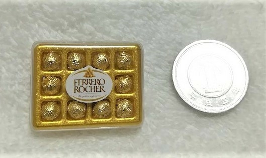 ミニチュア★チョコレート★フェレロ ロシェ★ボックス型★シルバニアやリカちゃんハウスにもピッタリ★ドールハウスに★プチサイズ★拍卖