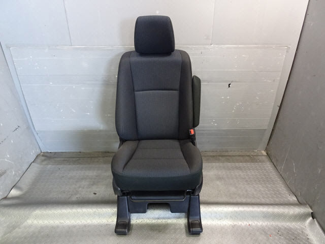 ヴォクシー DBA-ZRR80G 運転席 シート X 8人乗り 平成30年 1kurudepa拍卖