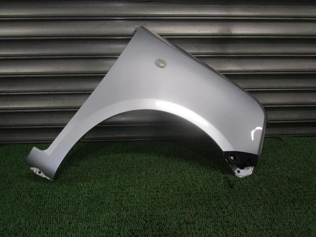 ムーヴコンテ DBA-L575S 右フロントフェンダー 53811-B2530 53811-B2531 S28 ブライトシルバーメタリック /50012拍卖