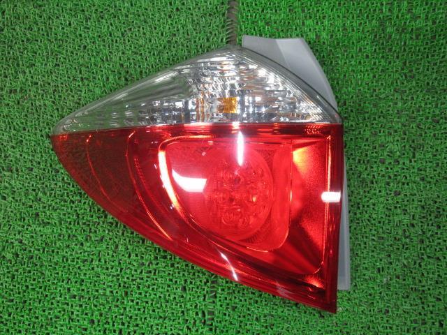 ラクティス DBA-NCP125 左テールランプ 81560-52840 コイト 52-226 /50030拍卖