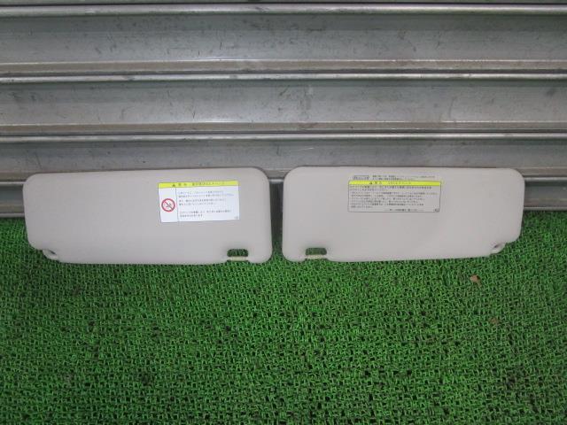 パッソ DBA-KGC30 左右 サンバイザー 74310-B1221-E0 ライトグレー /50031拍卖