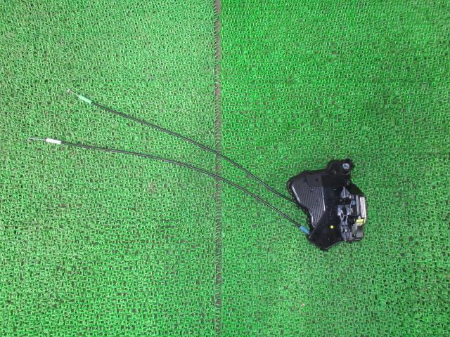 パッソ DBA-KGC30 左フロントドアロックソレノイド 69040-B1010 /50031拍卖