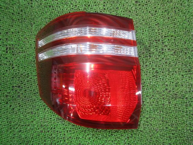 アルファード DBA-ANH10W 左テールランプ 81560-58050 コイト 58-18 /50172拍卖