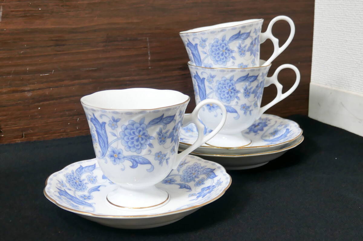 ▲(R706-F165) NARUMI ナルミ CHINA カップ&ソーサー 3客 ブルー ゴールド 花柄拍卖