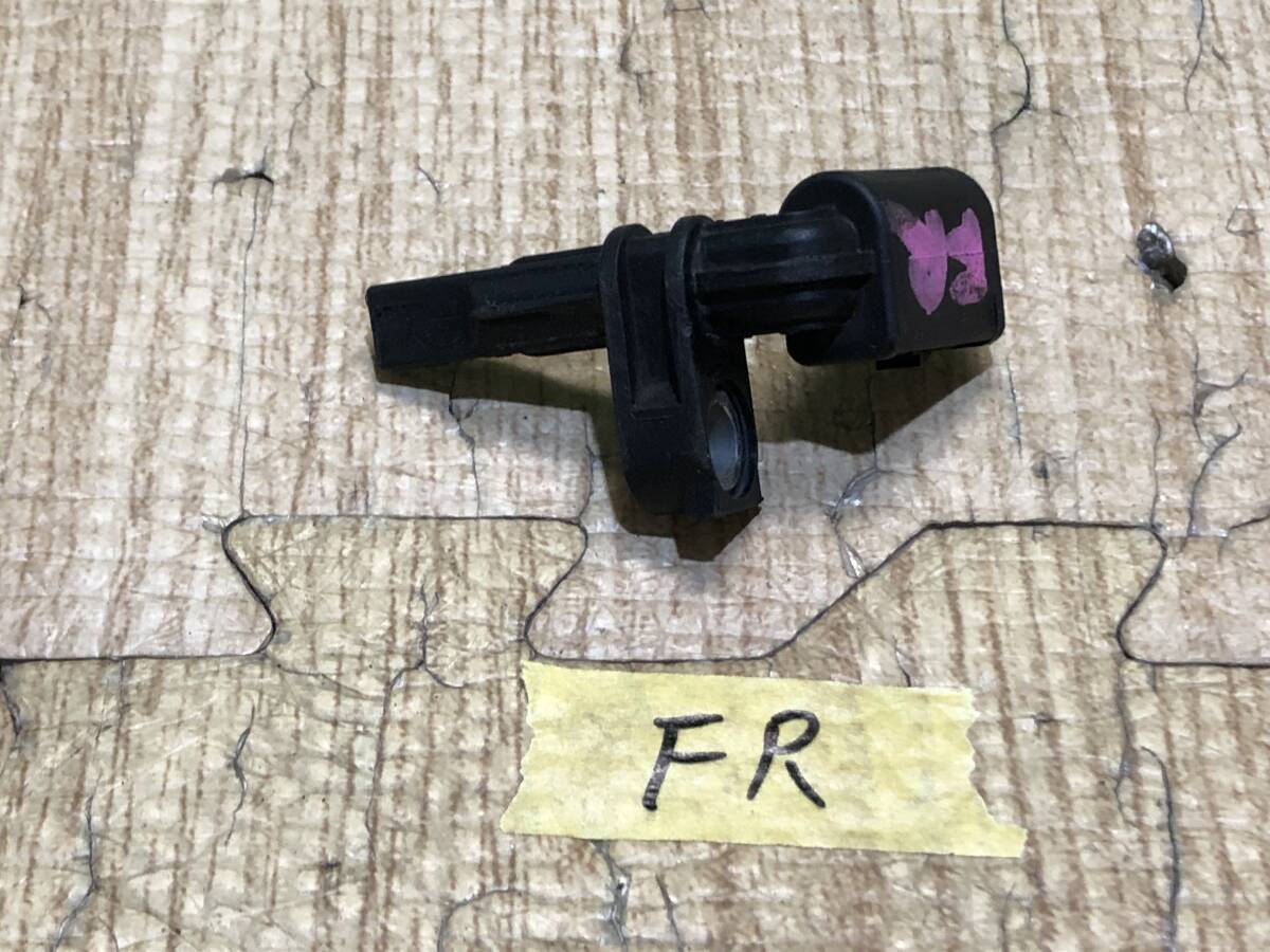 ポルシェ カイエン 958 後期 ベースグレード フロント右スピードセンサー H28年式 管M0305-1拍卖