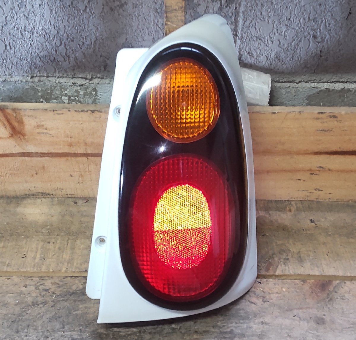 右 テール スバル プレオ NESTA G RA2 H13/4 10746 0042 048 84201KE020WY 中古 16001907拍卖