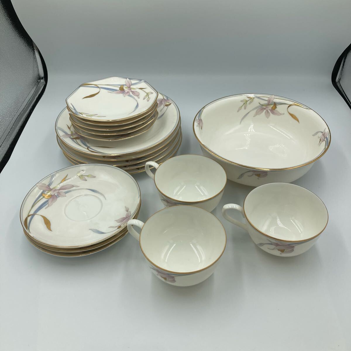 【5171】保谷 花柄 ティーカップ&ソーサー 3客セット 菓子鉢 小皿・中皿5枚セット まとめて 拍卖