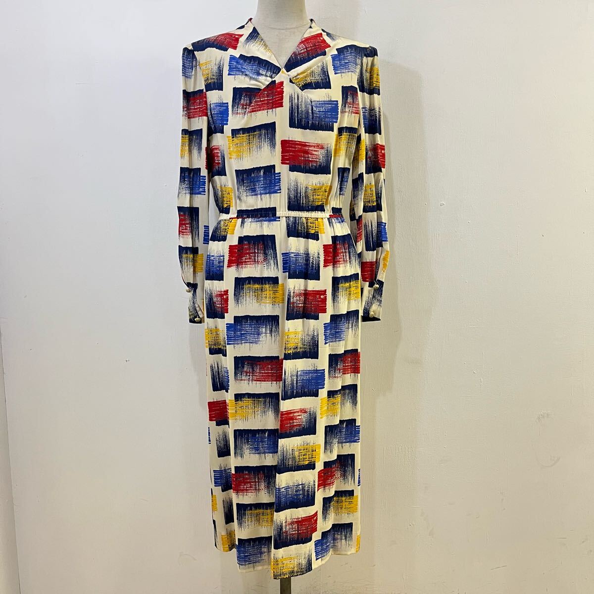 HARDY AMIES BOUTIQUE LONDON イタリア製生地 極上 シルクワンピース 総柄 プリーツ 希少 ハーディエイミス【レターパックプラス郵送可】G拍卖