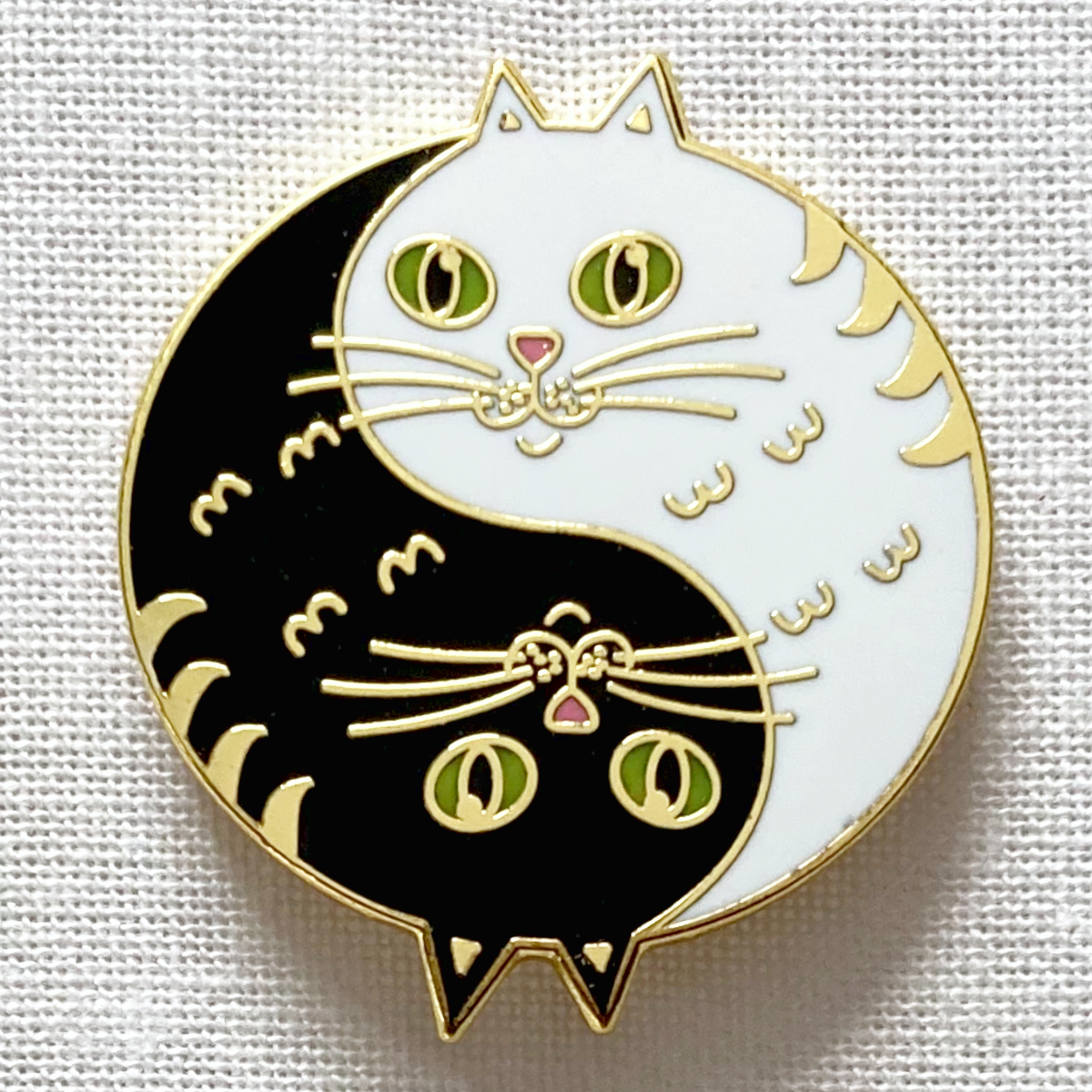 【難あり】陰陽の猫 白×黒 ネコ 化け猫 太極図◆ピンバッジ ピンズ バッチ◆かわいいニャンコ 動物 お守り ユニーク拍卖