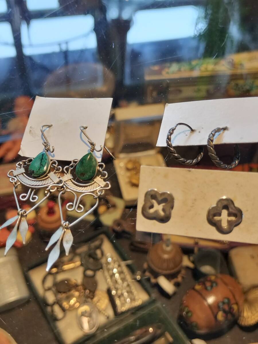 シルバー きれいな緑石 可愛い ピアス 3点セット アクセサリー!拍卖