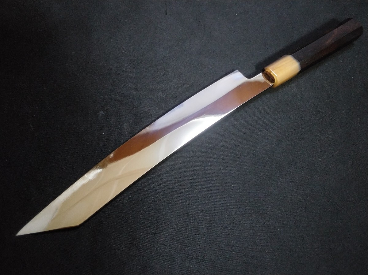 城山刃物製作所(堺業務用刃物メーカー直売)八寸 切付け型和牛刀(両刃)超鋼スーパー本焼き(セミステン)(錆びにくい)両鏡面 黒檀八角水牛柄拍卖