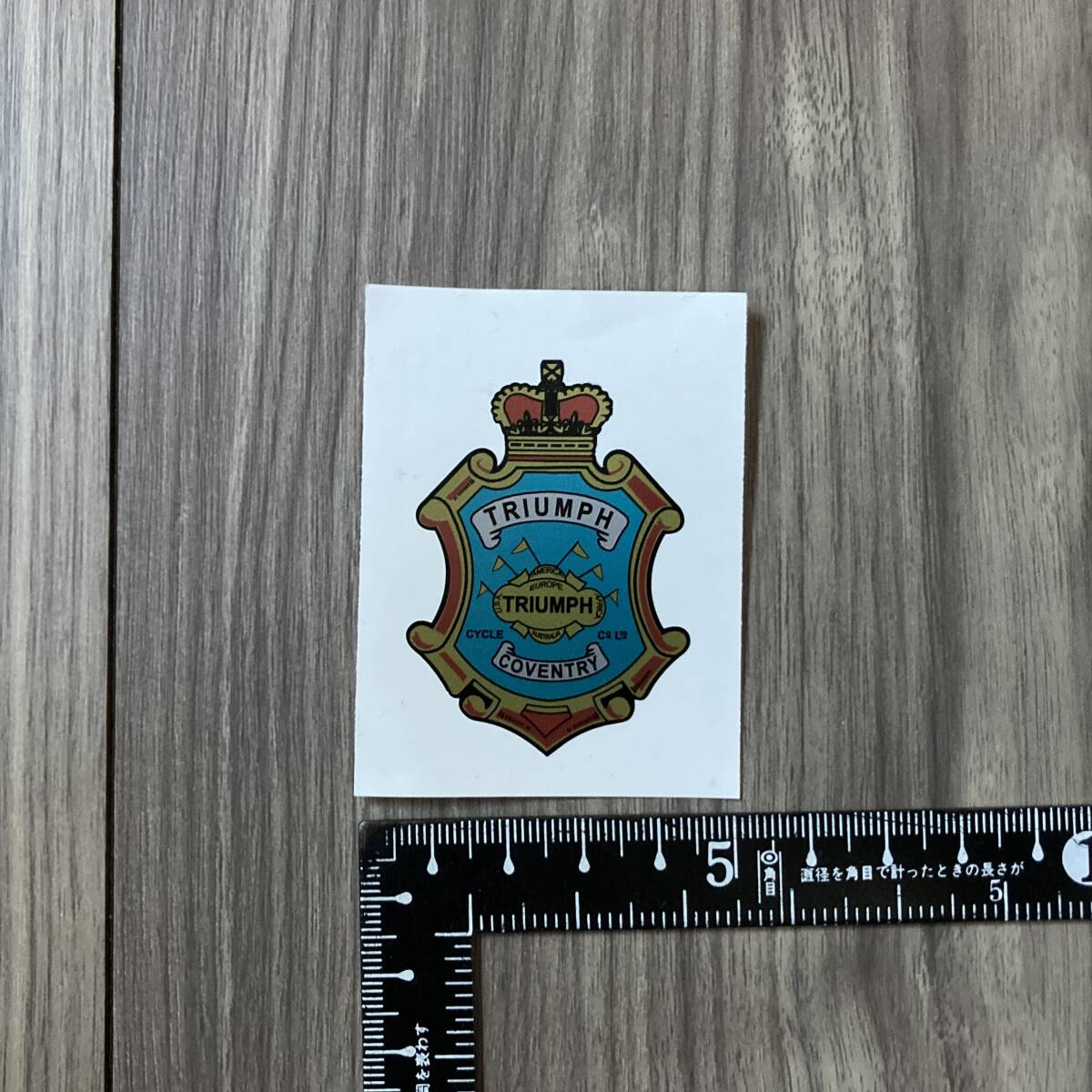 送料無料 Triumph Coventry トライアンフ カッティング ステッカー 38mm x 53mm シルバー拍卖