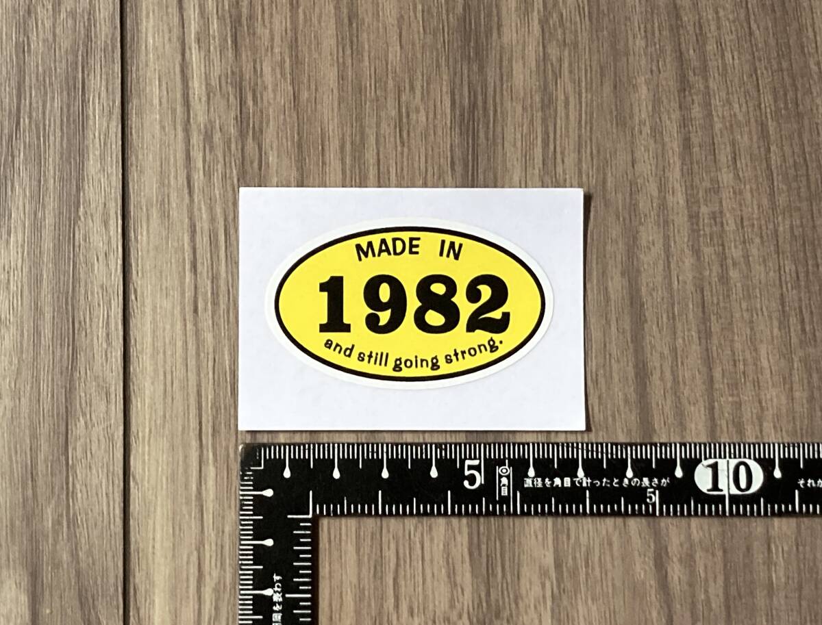 送料無料 Made In 1982's And Still Going Strong カッティング ステッカー 60mm × 36mm拍卖