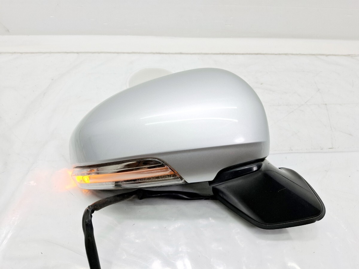 30系 プリウス ZVW30 前期 右 ドアミラー 運転席側 動作確認済 シルバー 銀 1F7 7ピン P サイド ウインカー 21年式 M3(9)拍卖